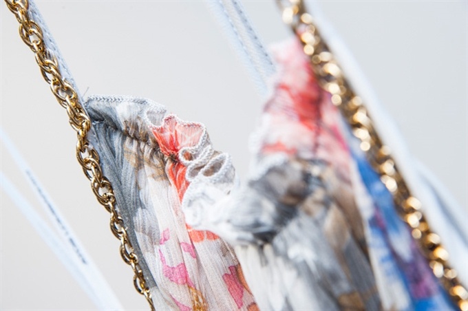 Fotoservizio/SS 2016/WOMEN/ATOS LOMBARDINI/DP2/26