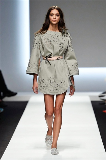 Fotoservizio/SS 2016/WOMEN/ERMANNO SCERVINO/DP1/13