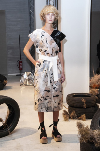 Fotoservizio/SS 2020/WOMEN/PRESENTAZIONE/GILBERTO CALZOLARI/DP2/0
