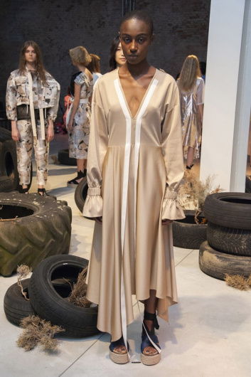 Fotoservizio/SS 2020/WOMEN/PRESENTAZIONE/GILBERTO CALZOLARI/DP2/16