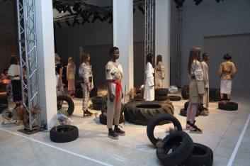 Fotoservizio/SS 2020/WOMEN/PRESENTAZIONE/GILBERTO CALZOLARI/DP2/30