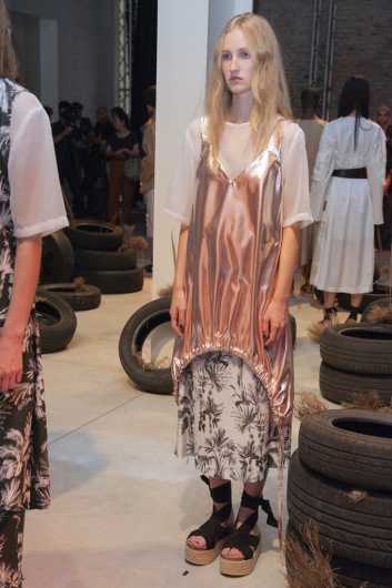 Fotoservizio/SS 2020/WOMEN/PRESENTAZIONE/GILBERTO CALZOLARI/DP2/24