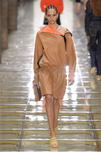 Fotoservizio/SS 2020/WOMEN/SFILATA/BOTTEGA VENETA/DP2/3