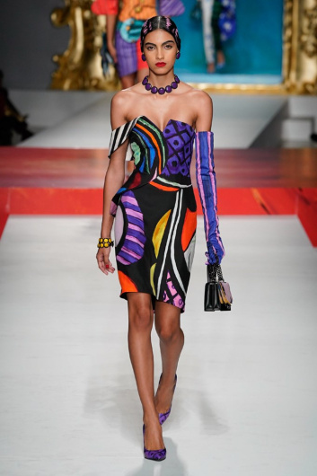 Fotoservizio/SS 2020/WOMEN/SFILATA/MOSCHINO/DP2/0