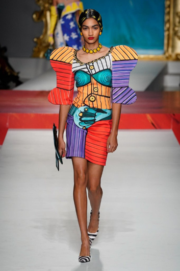 Fotoservizio/SS 2020/WOMEN/SFILATA/MOSCHINO/DP2/1