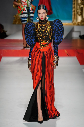 Fotoservizio/SS 2020/WOMEN/SFILATA/MOSCHINO/DP2/4
