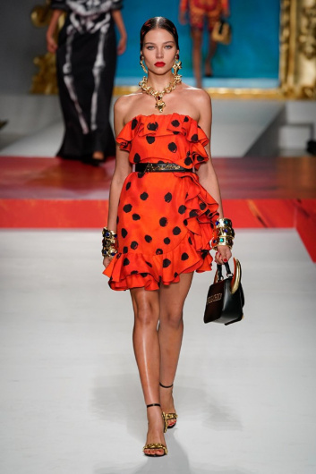 Fotoservizio/SS 2020/WOMEN/SFILATA/MOSCHINO/DP2/4