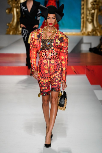 Fotoservizio/SS 2020/WOMEN/SFILATA/MOSCHINO/DP2/6