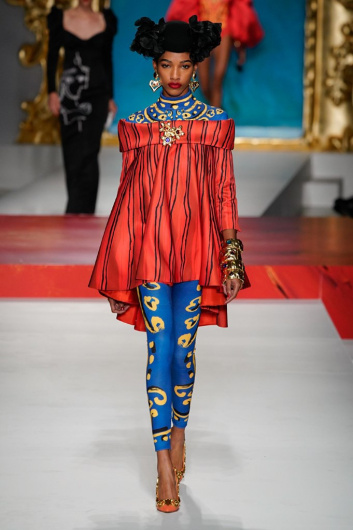 Fotoservizio/SS 2020/WOMEN/SFILATA/MOSCHINO/DP2/0
