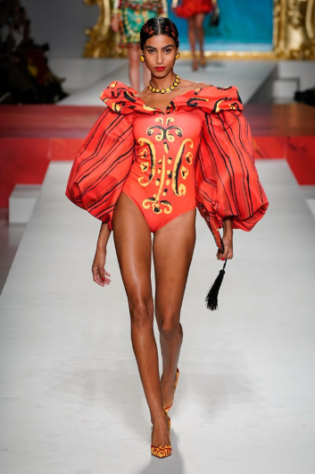 Fotoservizio/SS 2020/WOMEN/SFILATA/MOSCHINO/DP2/2