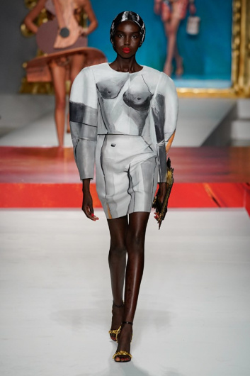 Fotoservizio/SS 2020/WOMEN/SFILATA/MOSCHINO/DP2/9