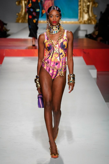 Fotoservizio/SS 2020/WOMEN/SFILATA/MOSCHINO/DP2/1