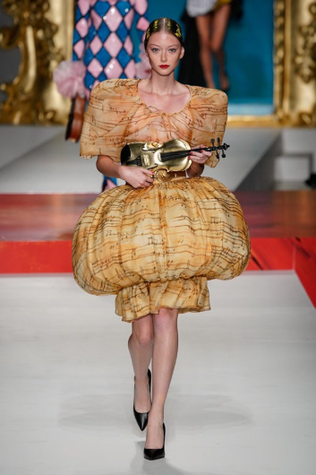 Fotoservizio/SS 2020/WOMEN/SFILATA/MOSCHINO/DP2/6