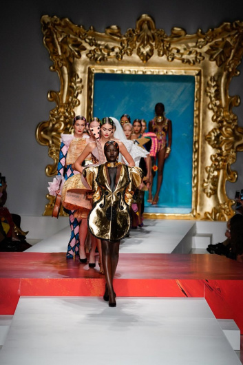 Fotoservizio/SS 2020/WOMEN/SFILATA/MOSCHINO/DP2/10