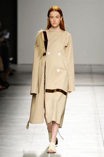 Fotoservizio/SS 2016/WOMEN/GABRIELE COLANGELO/DP1/3
