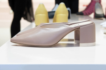 Fotoservizio/SS 2020/WOMEN/PRESENTAZIONE/AGL ATTILIO GIUSTI LEOMBRUNI/DP2/37
