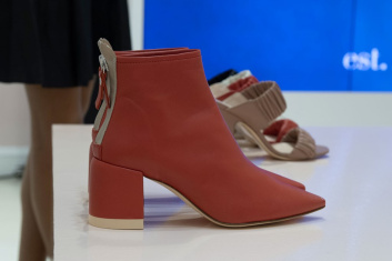 Fotoservizio/SS 2020/WOMEN/PRESENTAZIONE/AGL ATTILIO GIUSTI LEOMBRUNI/DP2/38