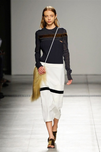 Fotoservizio/SS 2016/WOMEN/GABRIELE COLANGELO/DP1/5