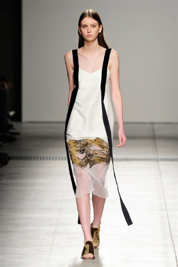 Fotoservizio/SS 2016/WOMEN/GABRIELE COLANGELO/DP1/15