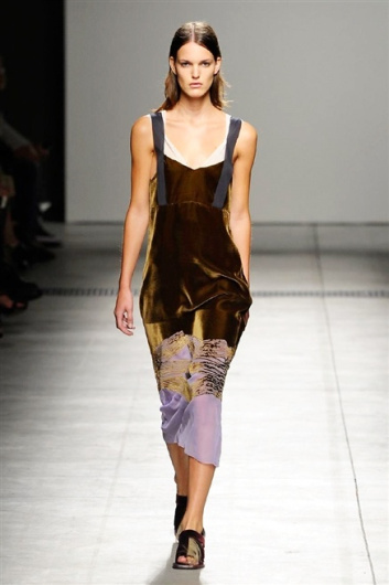 Fotoservizio/SS 2016/WOMEN/GABRIELE COLANGELO/DP1/17