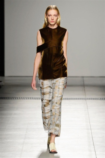 Fotoservizio/SS 2016/WOMEN/GABRIELE COLANGELO/DP1/20