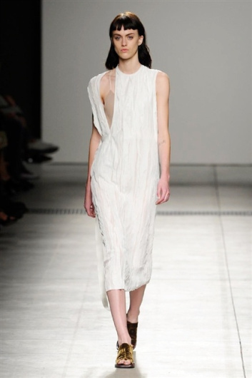 Fotoservizio/SS 2016/WOMEN/GABRIELE COLANGELO/DP1/30