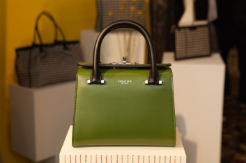 Fotoservizio/SS 2020/WOMEN/PRESENTAZIONE/SERAPIAN/DP2/4