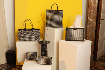 Fotoservizio/SS 2020/WOMEN/PRESENTAZIONE/SERAPIAN/DP2/6