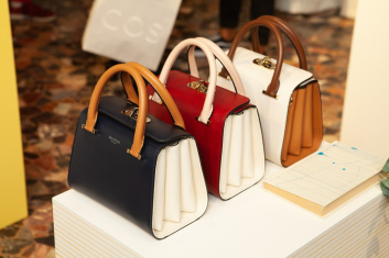 Fotoservizio/SS 2020/WOMEN/PRESENTAZIONE/SERAPIAN/DP2/3