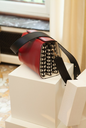 Fotoservizio/SS 2020/WOMEN/PRESENTAZIONE/SERAPIAN/DP2/20