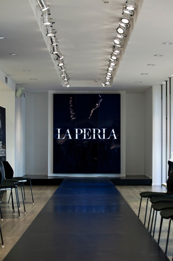 Fotoservizio/SS 2016/WOMEN/LA PERLA/DP2/0