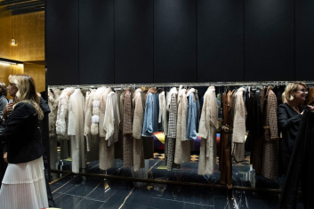 Fotoservizio/SS 2020/WOMEN/PRESENTAZIONE/SIMONETTA RAVIZZA/DP2/17