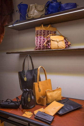 Fotoservizio/SS 2020/WOMEN/PRESENTAZIONE/IL BISONTE/DP2/0