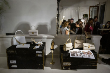 Fotoservizio/SS 2020/WOMEN/PRESENTAZIONE/AMATO DANIELE/DP2/14