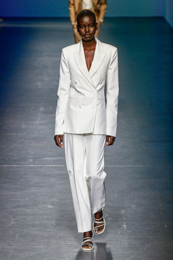 Fotoservizio/SS 2020/WOMEN/SFILATA/BOSS/DP2/5