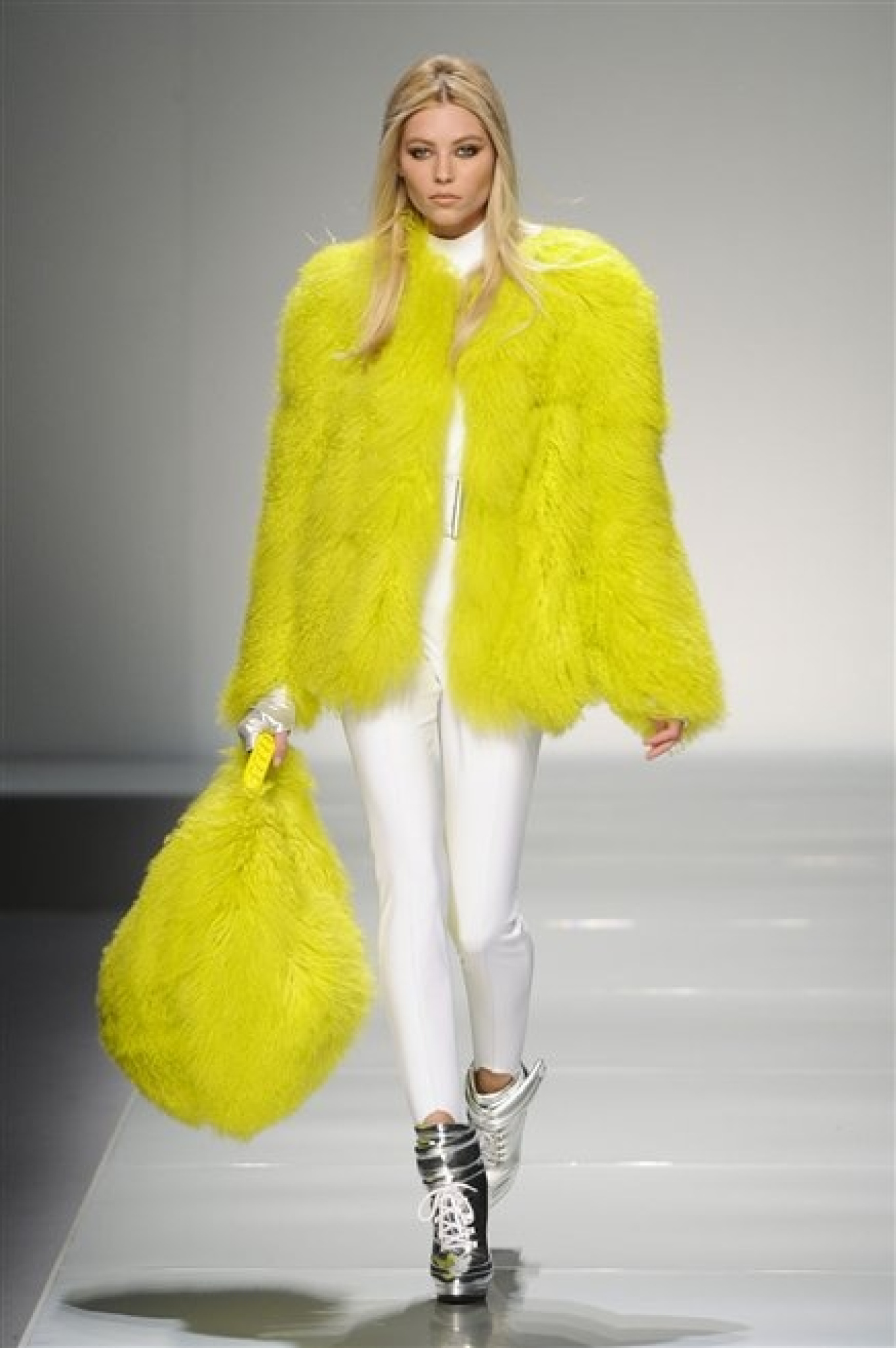 BLUMARIINE - SHOCKING