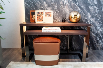 Fotoservizio/SS 2019/DESIGN/PRESENTAZIONE_HOME/TRUSSARDI/DP2/17