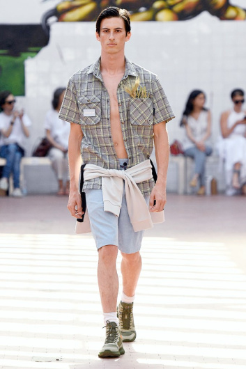 Fotoservizio/SS 2020/MEN/SFILATA/NUMERO 00/DP2/1