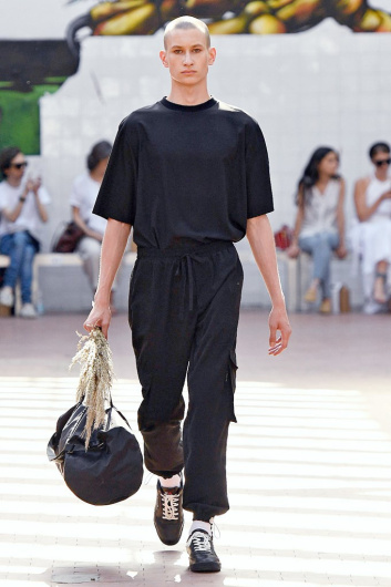 Fotoservizio/SS 2020/MEN/SFILATA/NUMERO 00/DP2/2