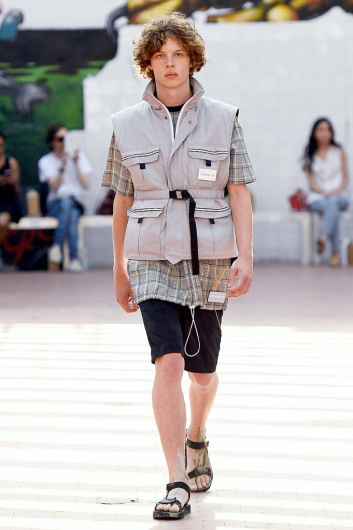 Fotoservizio/SS 2020/MEN/SFILATA/NUMERO 00/DP2/3