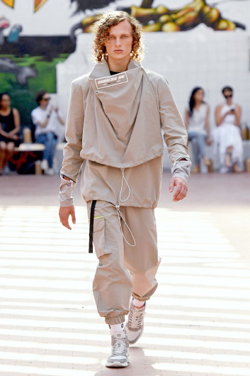 Fotoservizio/SS 2020/MEN/SFILATA/NUMERO 00/DP2/10