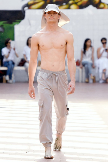 Fotoservizio/SS 2020/MEN/SFILATA/NUMERO 00/DP2/12