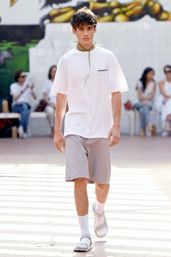 Fotoservizio/SS 2020/MEN/SFILATA/NUMERO 00/DP2/15
