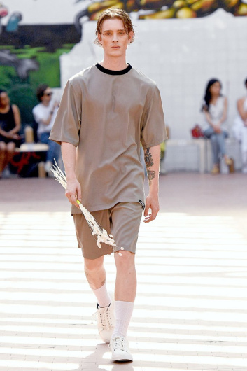 Fotoservizio/SS 2020/MEN/SFILATA/NUMERO 00/DP2/9
