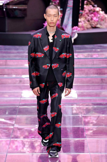 Fotoservizio/SS 2020/MEN/SFILATA/VERSACE/DP2/0
