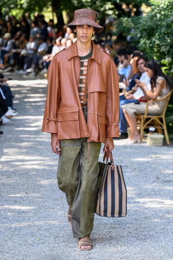 Fotoservizio/SS 2020/MEN/SFILATA/FENDI/DP2/8