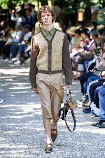 Fotoservizio/SS 2020/MEN/SFILATA/FENDI/DP2/12