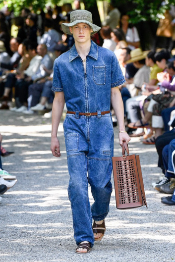 Fotoservizio/SS 2020/MEN/SFILATA/FENDI/DP2/3