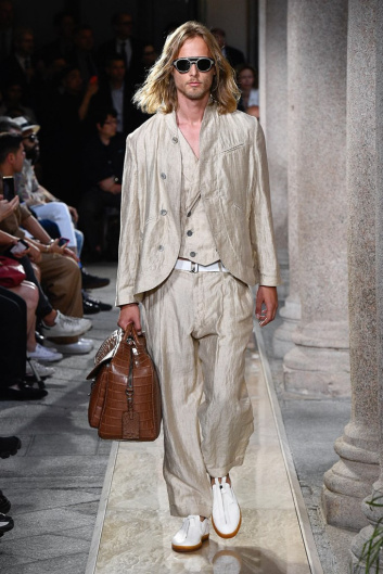 Fotoservizio/SS 2020/MEN/SFILATA/GIORGIO ARMANI/DP2/2