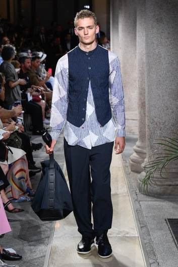Fotoservizio/SS 2020/MEN/SFILATA/GIORGIO ARMANI/DP2/1